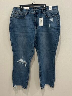 Judy Blue mid rise medium Blue Distressed slim fit jeans, NWT, size 24W